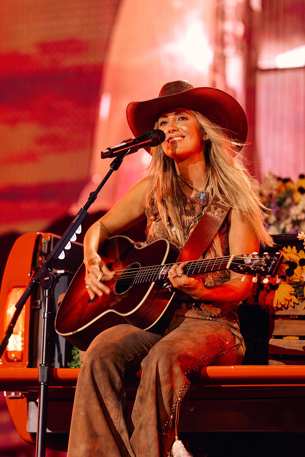 Lainey Wilson performing in 2024